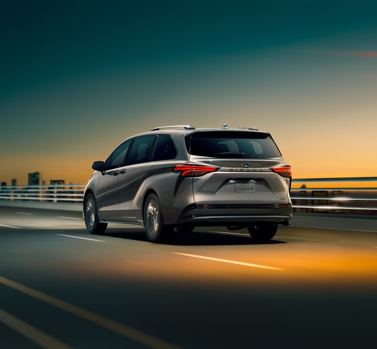 2023-Toyota-Sienna-Platinum.png
