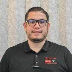 Staff member Edgar Arias from ID_18f2b2143d2f
