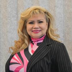 Staff member Diana Cota from ID_1cbd6192fae4