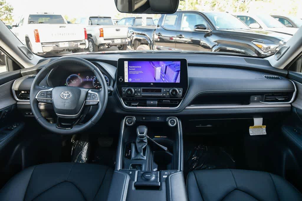 Thumbnail: 2026 Toyota Grand Highlander - 14