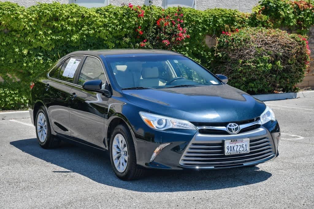 2015 Toyota Camry LE 3