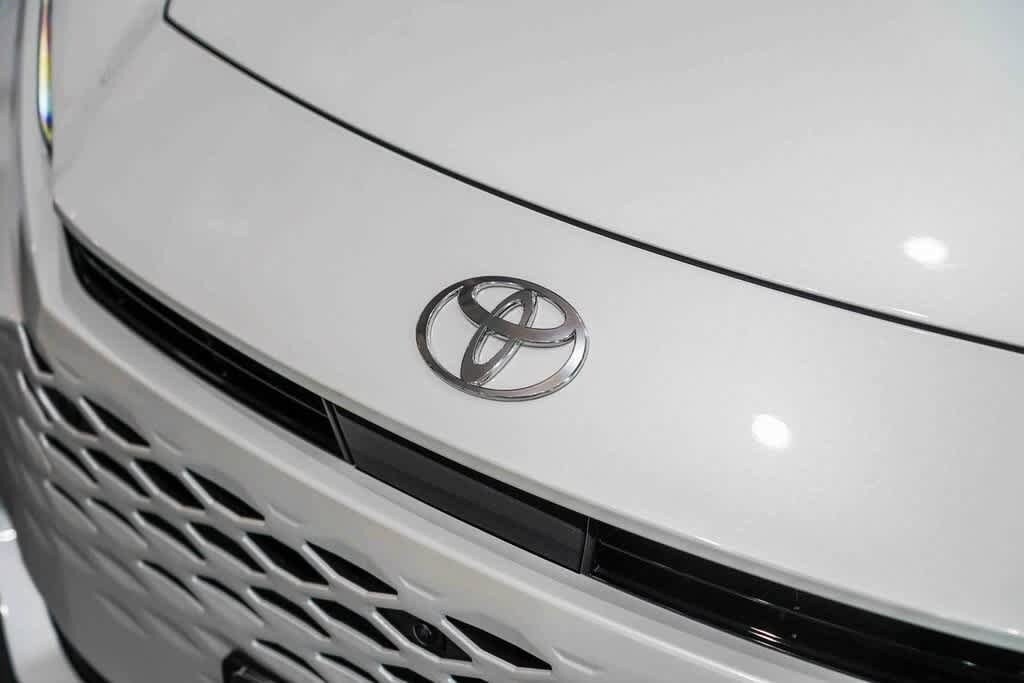 Thumbnail: 2025 Toyota Crown Signia - 3