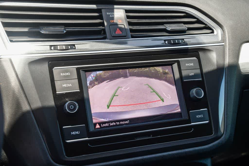 Thumbnail: 2021 Volkswagen Tiguan - 20
