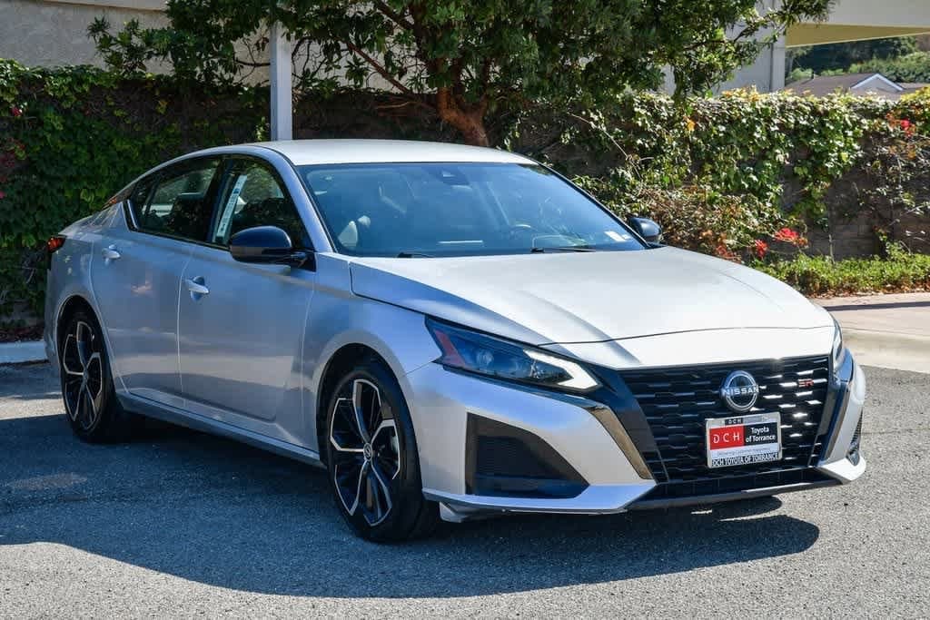 Used 2023 Nissan Altima 2.5 SR Car