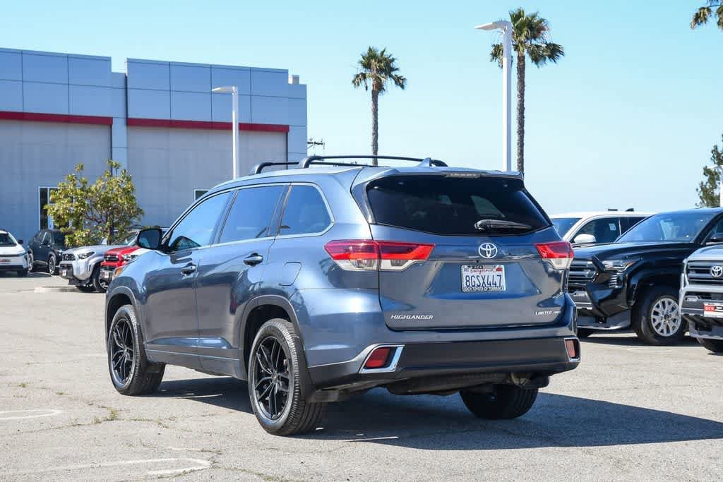 Thumbnail: 2019 Toyota Highlander - 9