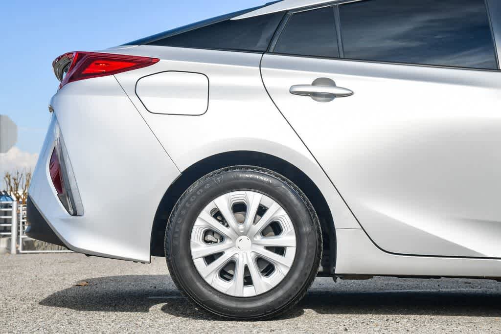 Thumbnail: 2022 Toyota Prius Prime - 10
