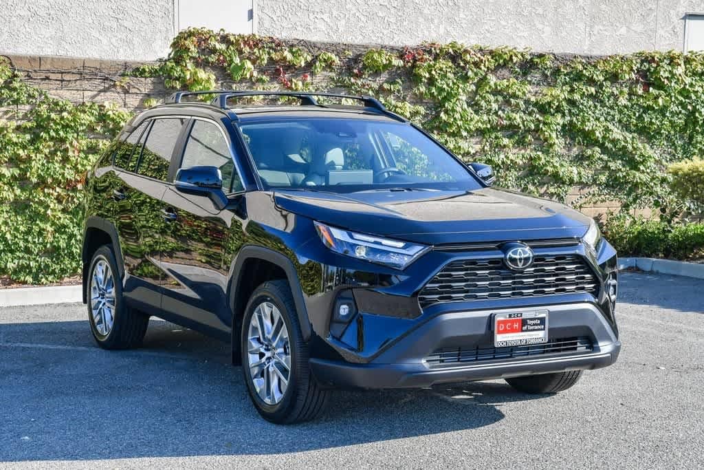 Thumbnail: 2025 Toyota RAV4 - 3