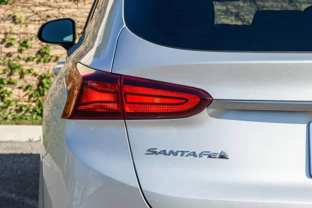 2019 Hyundai Santa Fe SE photo 5