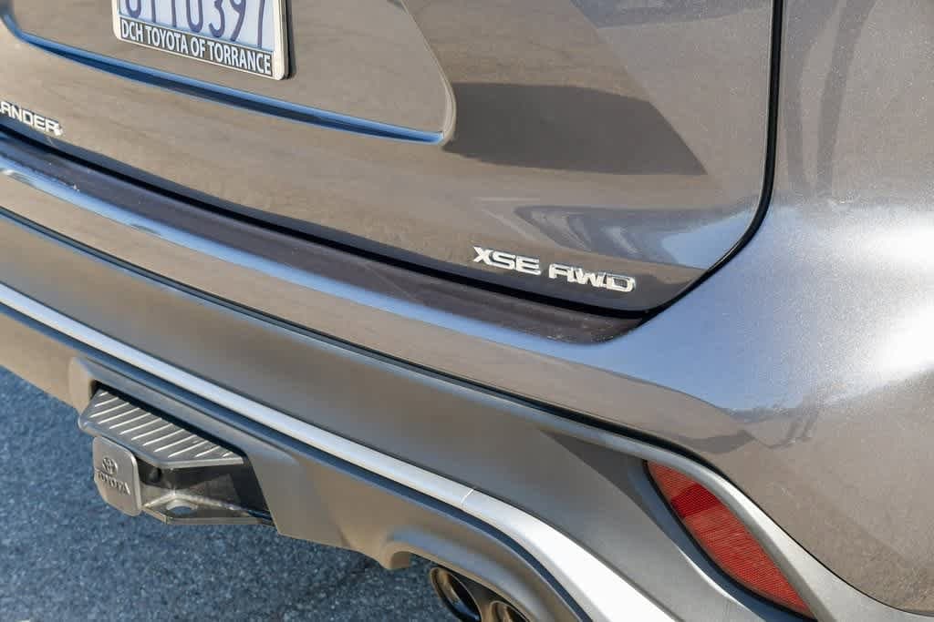 Thumbnail: 2022 Toyota Highlander - 10