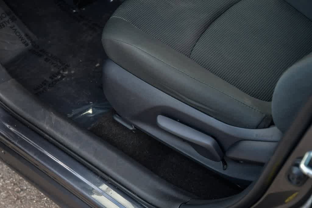 Thumbnail: 2025 Toyota RAV4 - 21