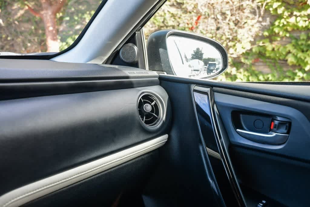 Thumbnail: 2018 Toyota Corolla iM - 24