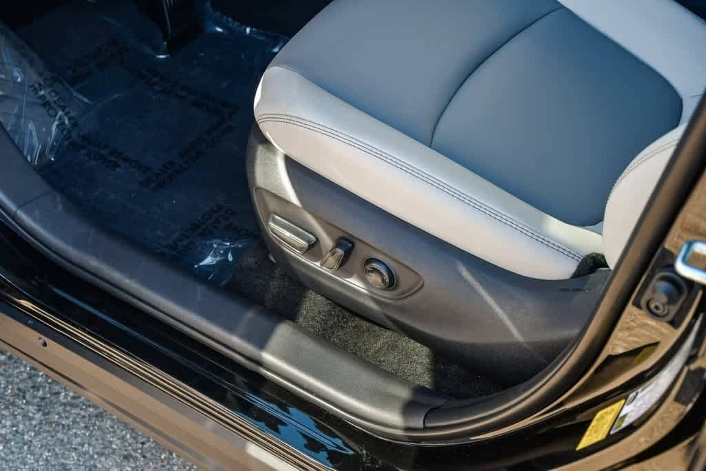 Thumbnail: 2025 Toyota RAV4 - 20