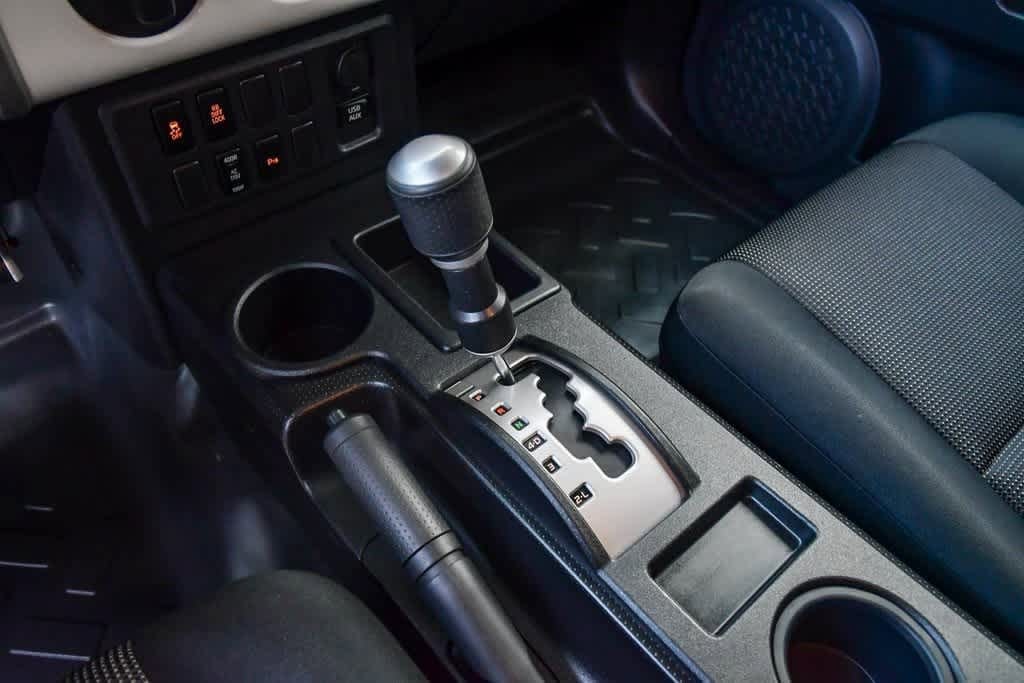 Thumbnail: 2012 Toyota FJ Cruiser - 24