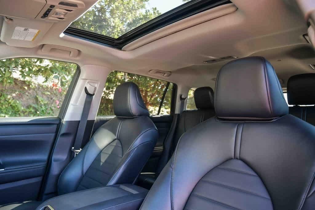 Thumbnail: 2022 Toyota Highlander - 17