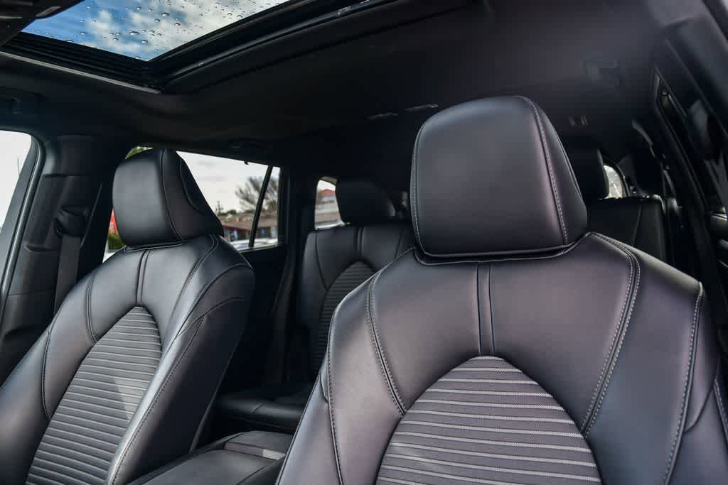 Thumbnail: 2024 Toyota Highlander - 18