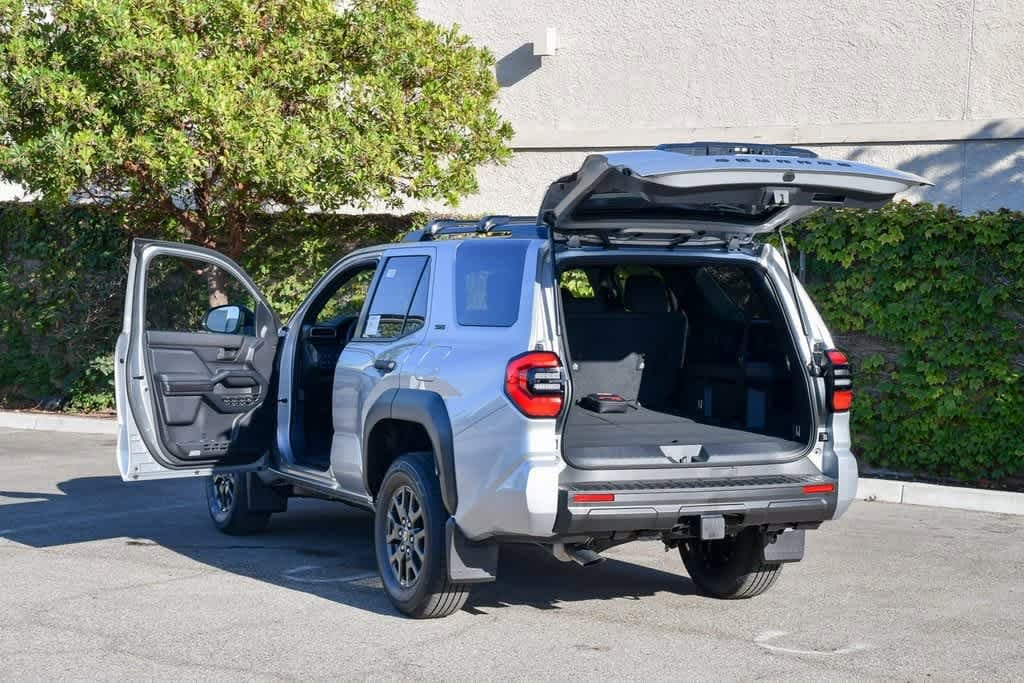 Thumbnail: 2025 Toyota 4Runner - 32