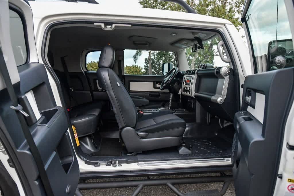 Thumbnail: 2012 Toyota FJ Cruiser - 18