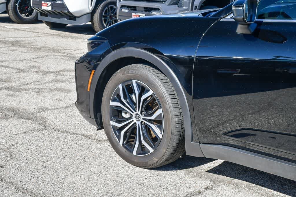 Thumbnail: 2023 Toyota Crown - 10