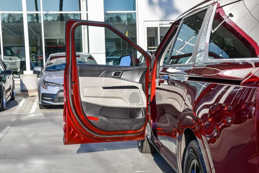 Thumbnail: 2024 Kia Carnival - 20