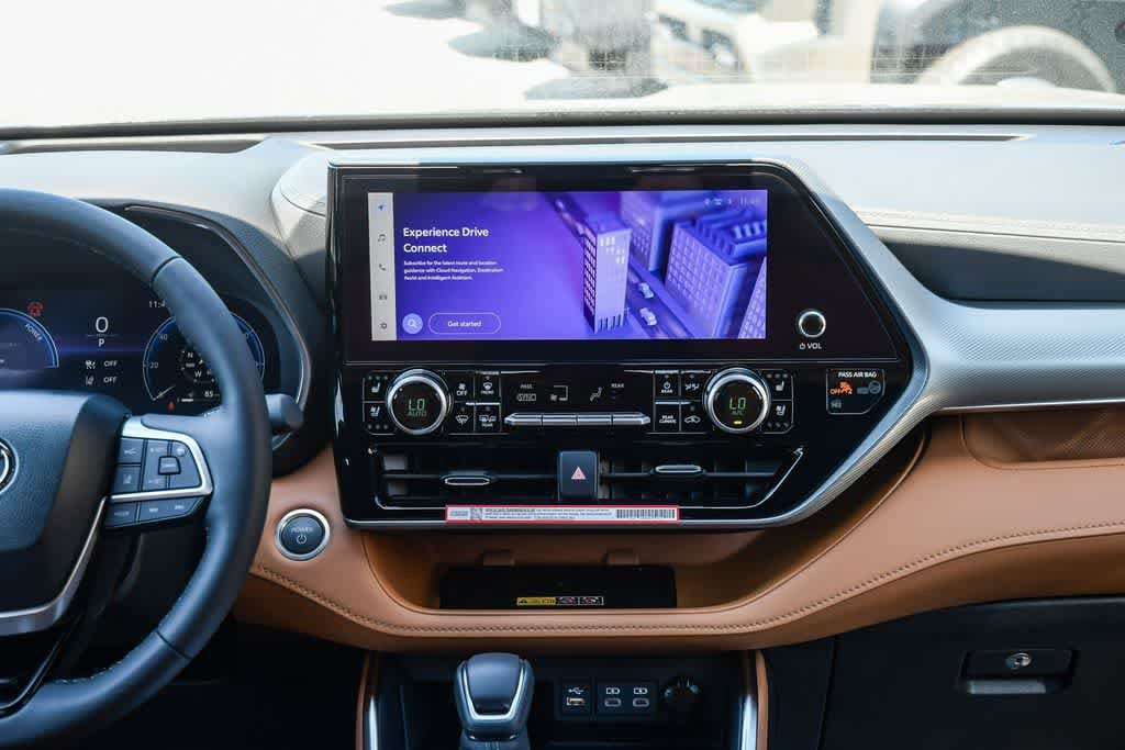 Thumbnail: 2026 Toyota Highlander - 13