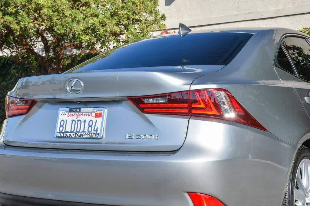 Thumbnail: 2016 Lexus IS - 9