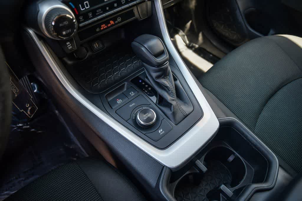 Thumbnail: 2023 Toyota RAV4 - 19