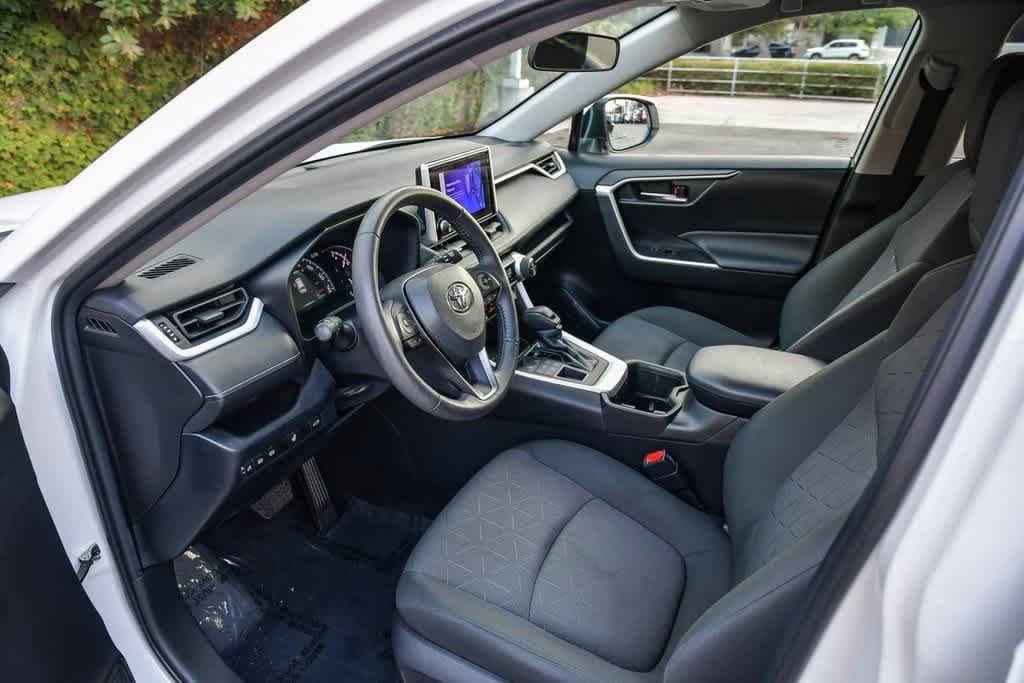 Thumbnail: 2023 Toyota RAV4 - 16