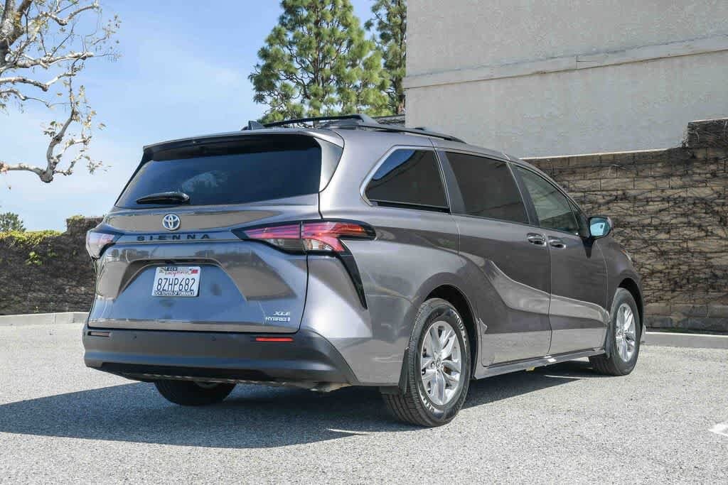 Thumbnail: 2022 Toyota Sienna - 7