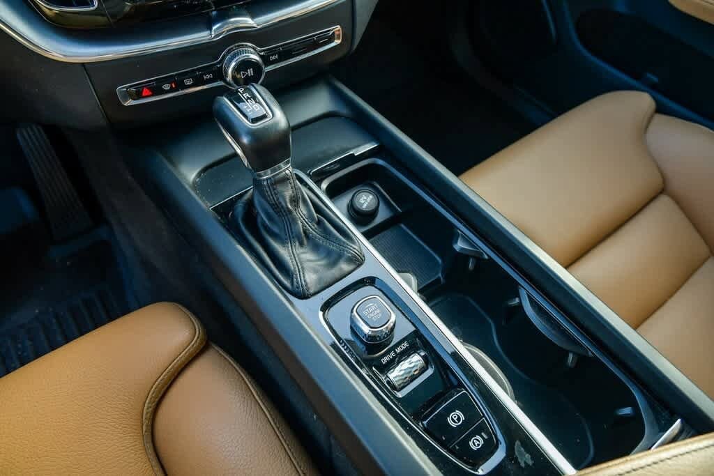 Thumbnail: 2019 Volvo XC60 - 22