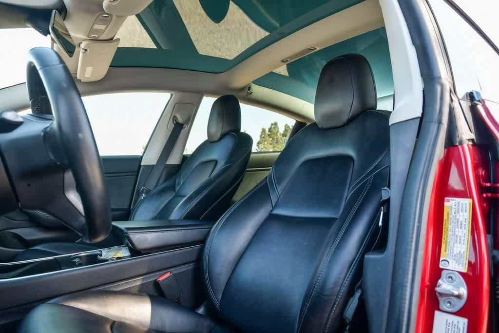 Thumbnail: 2019 Tesla Model 3 - 18