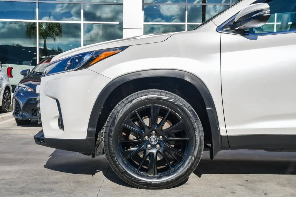 Thumbnail: 2019 Toyota Highlander - 10