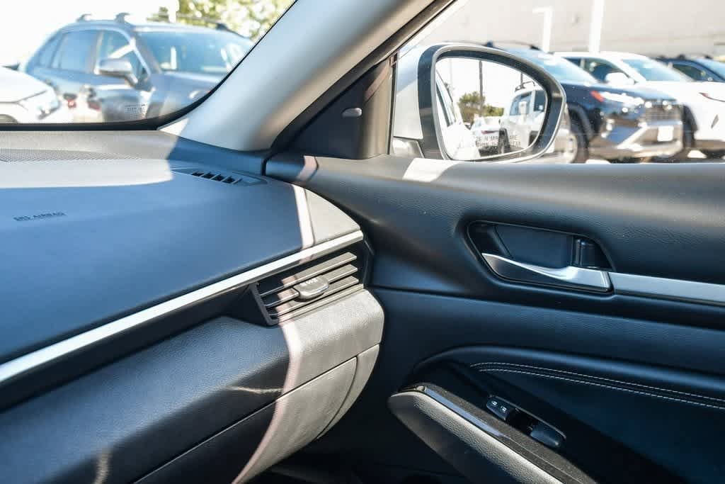 Thumbnail: 2021 Nissan Altima - 25