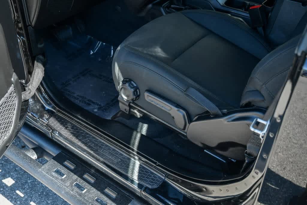 Thumbnail: 2022 Jeep Wrangler - 24