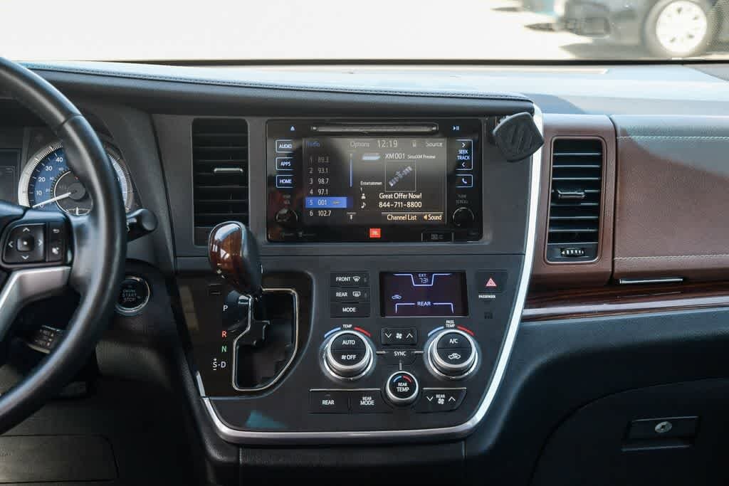 Thumbnail: 2015 Toyota Sienna - 13