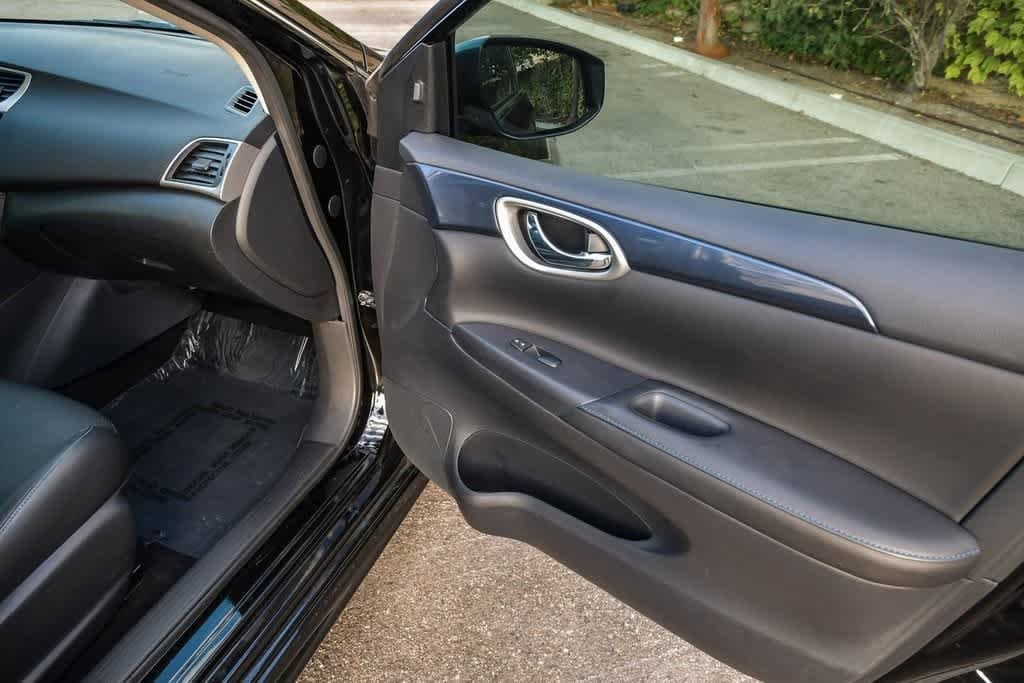 Thumbnail: 2019 Nissan Sentra - 16