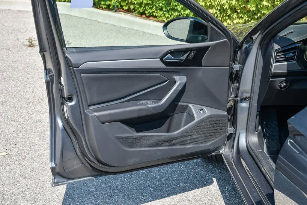 Thumbnail: 2020 Volkswagen Jetta - 21
