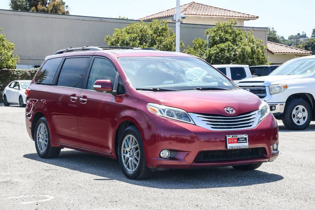 Thumbnail: 2015 Toyota Sienna - 3