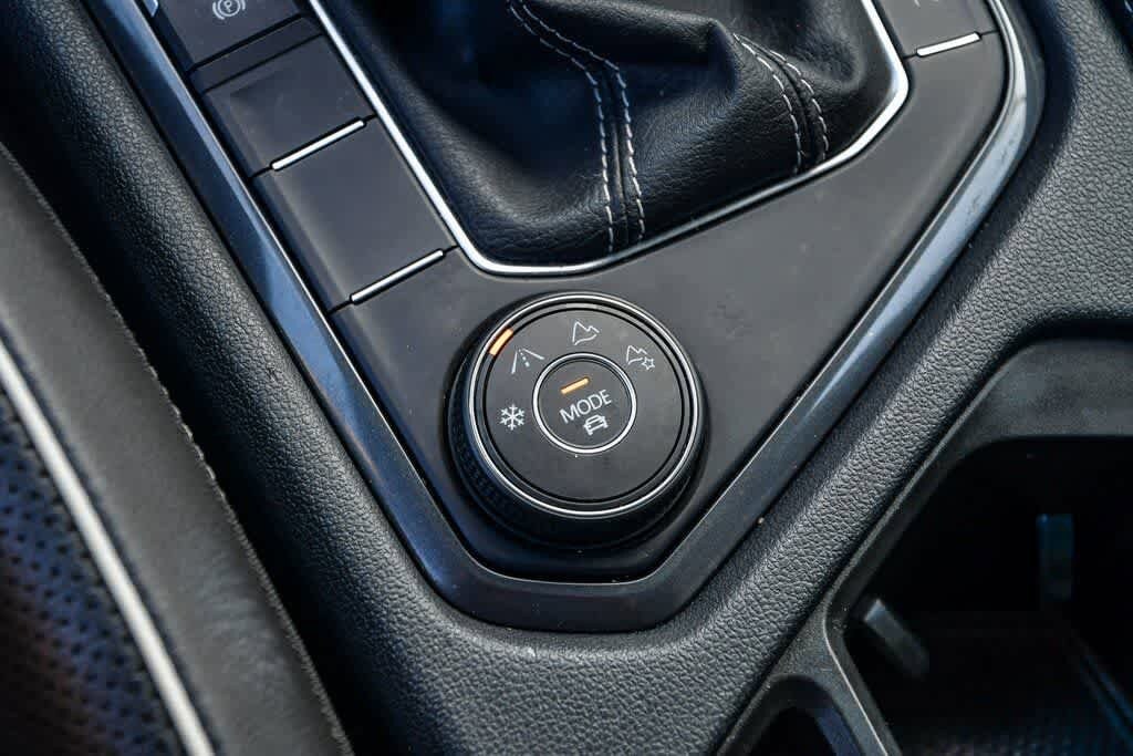 Thumbnail: 2022 Volkswagen Tiguan - 24