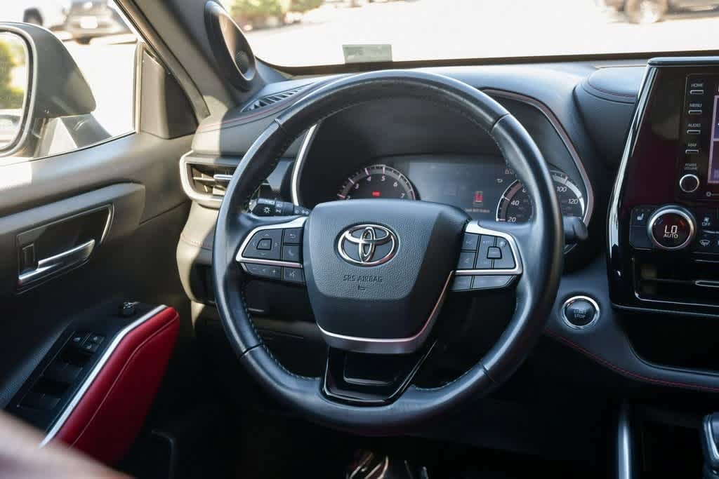 Thumbnail: 2022 Toyota Highlander - 13