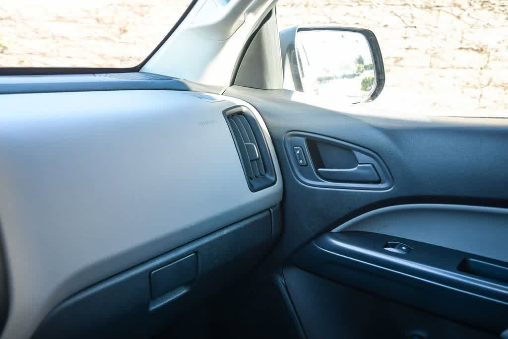 Thumbnail: 2019 Chevrolet Colorado - 21