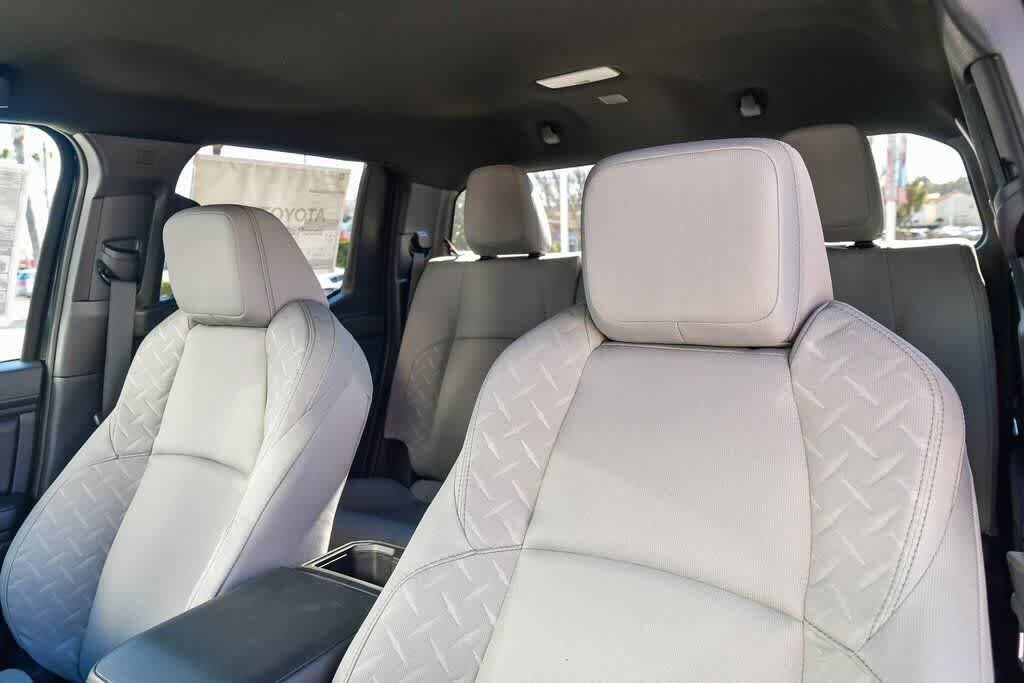 2026 Toyota Tacoma SR5 - Photo 19