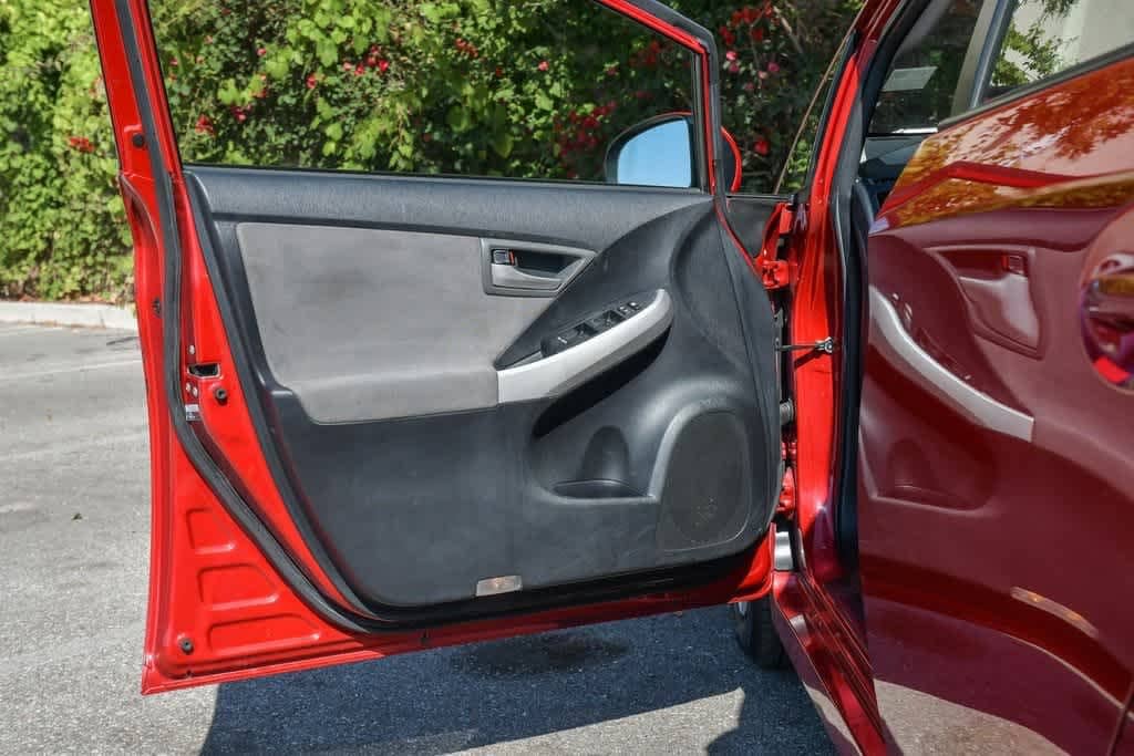 Thumbnail: 2013 Toyota Prius - 20