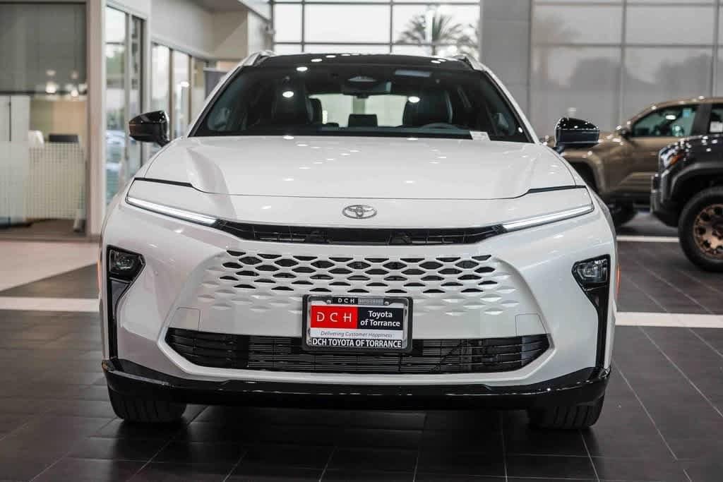 Thumbnail: 2025 Toyota Crown Signia - 4