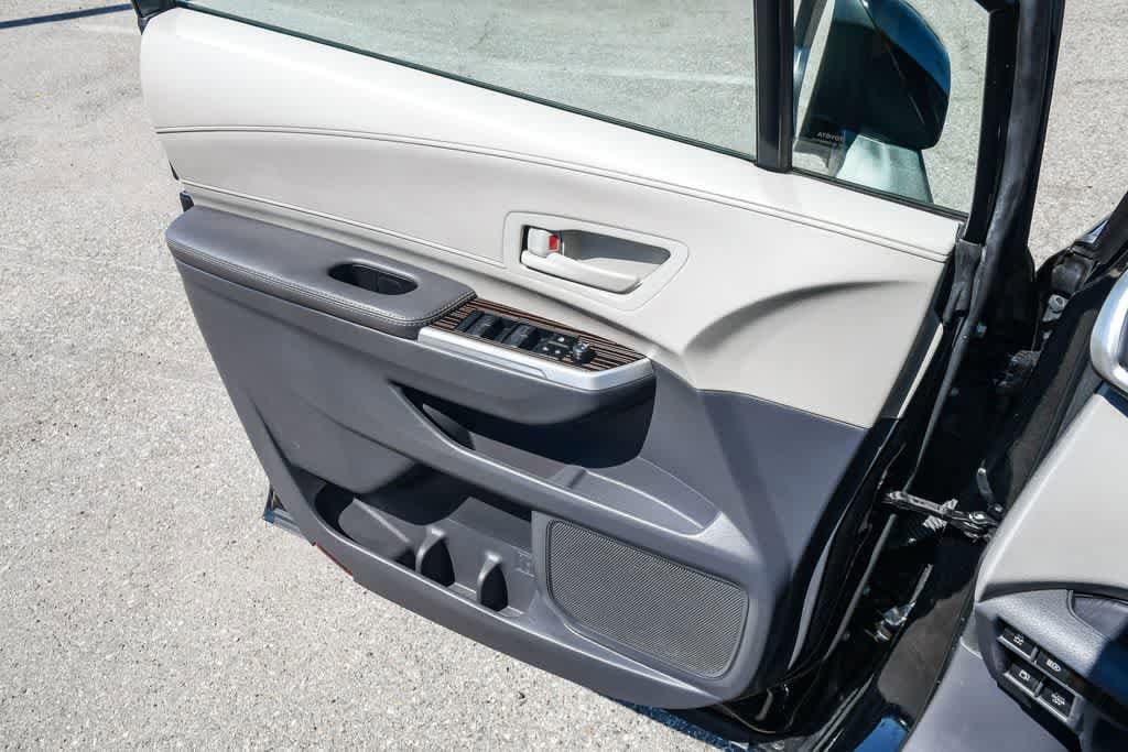 Thumbnail: 2024 Toyota Sienna - 26