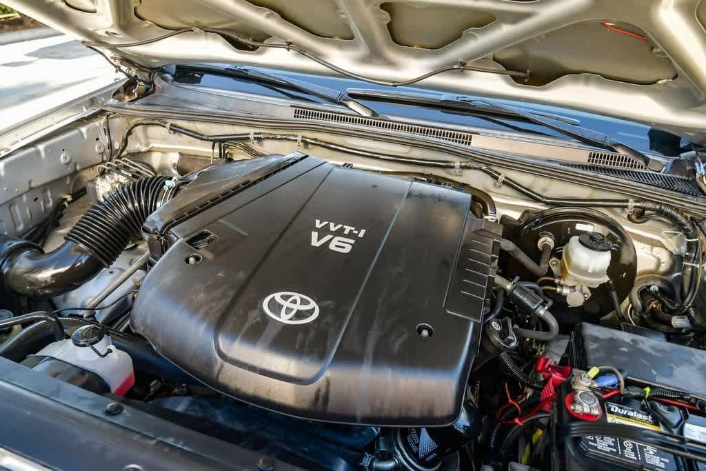 Thumbnail: 2011 Toyota Tacoma - 32