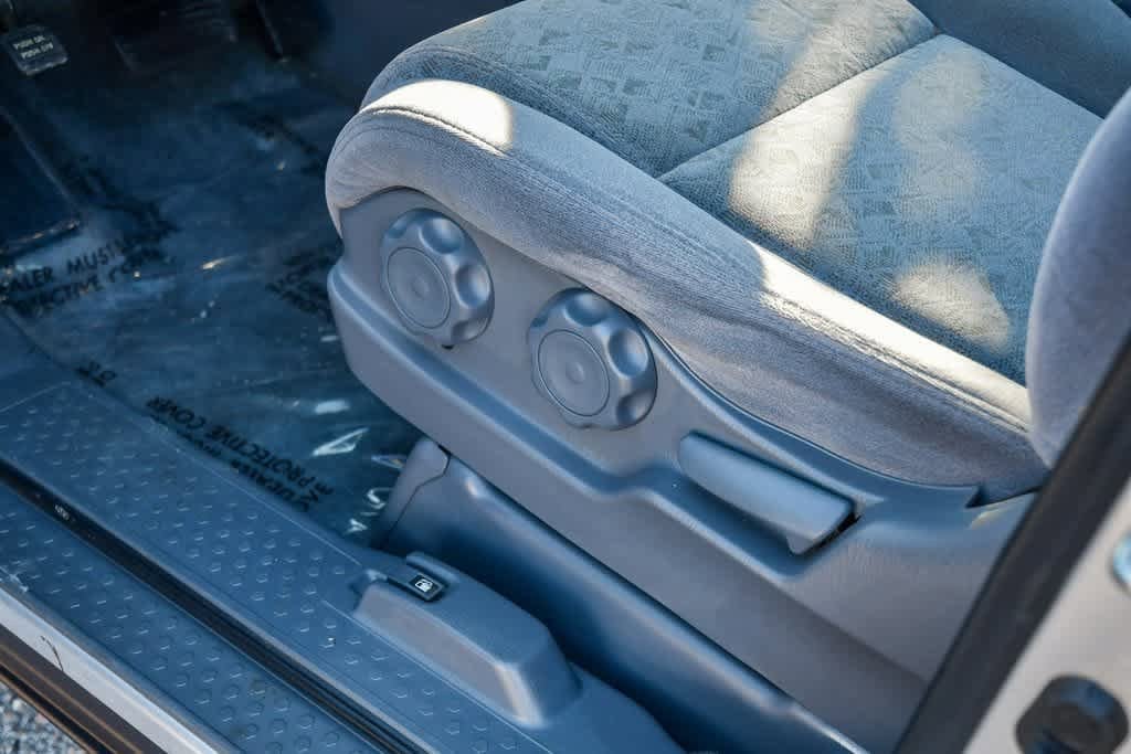 Thumbnail: 2005 Honda Pilot - 22