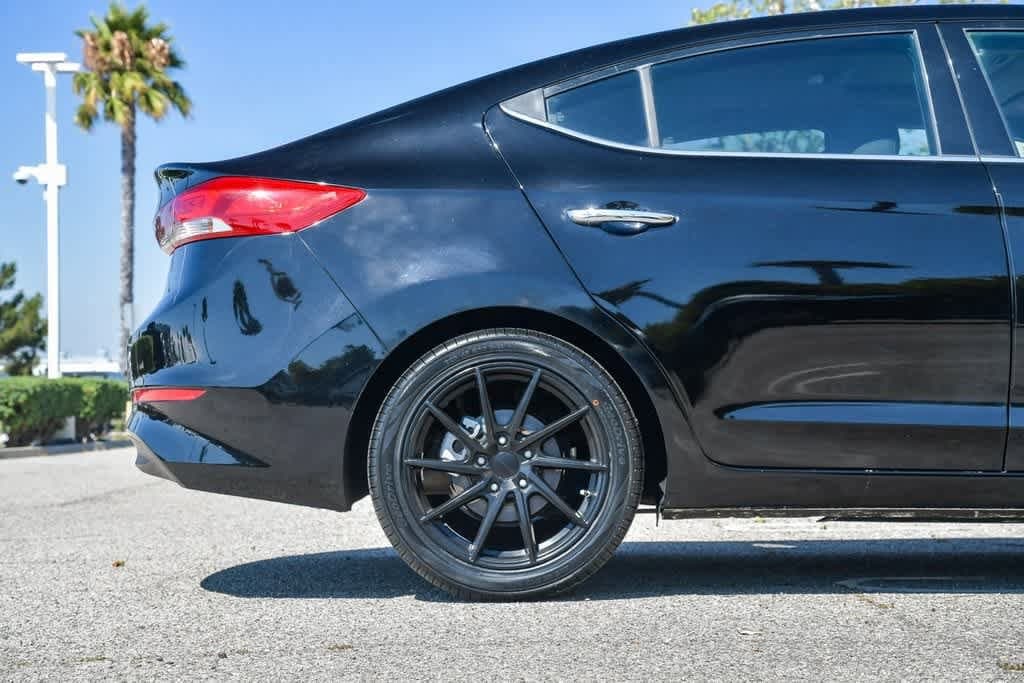 Thumbnail: 2017 Hyundai Elantra - 10