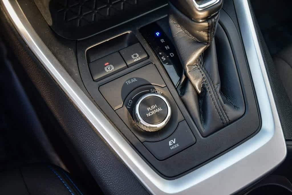 Thumbnail: 2024 Toyota RAV4 - 22