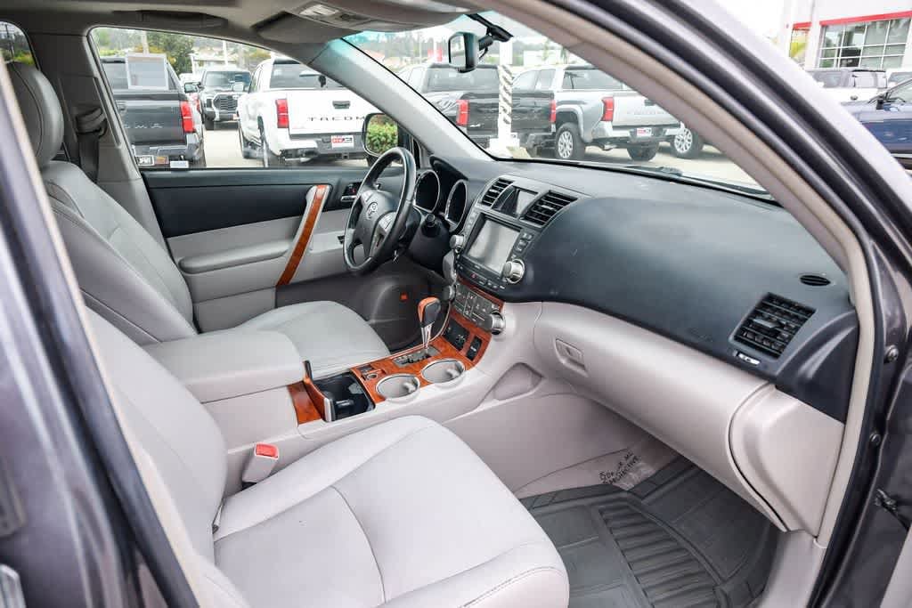 Thumbnail: 2010 Toyota Highlander - 15