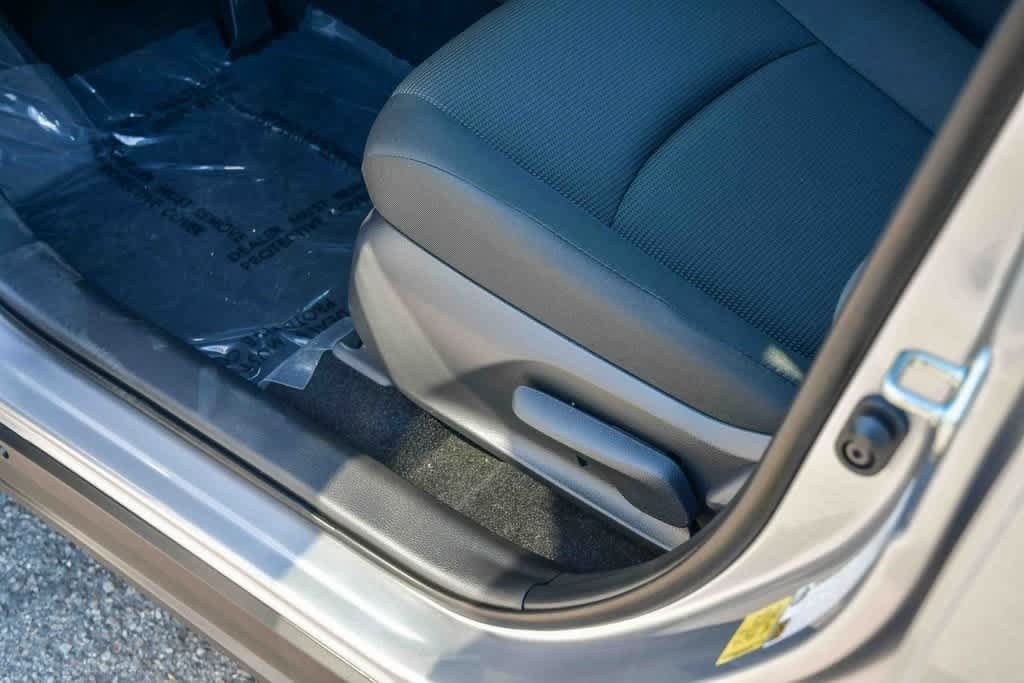 Thumbnail: 2025 Toyota RAV4 - 20